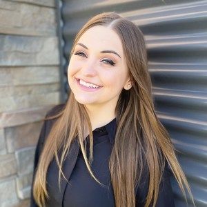 Meet your Posher, Kenzie